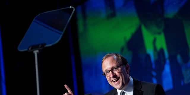 Jonathan Karl, chief Washington correspondent for ABC News, speaks during the annual White House Correspondents Association Dinner in Washington, U.S., April 30, 2022. 