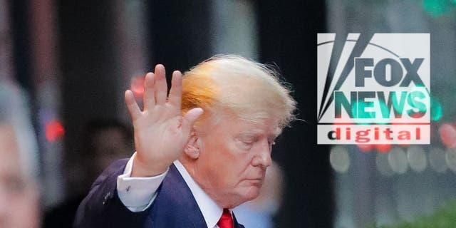 Trump waves to crowd post FBI raid on Mar-a-lago