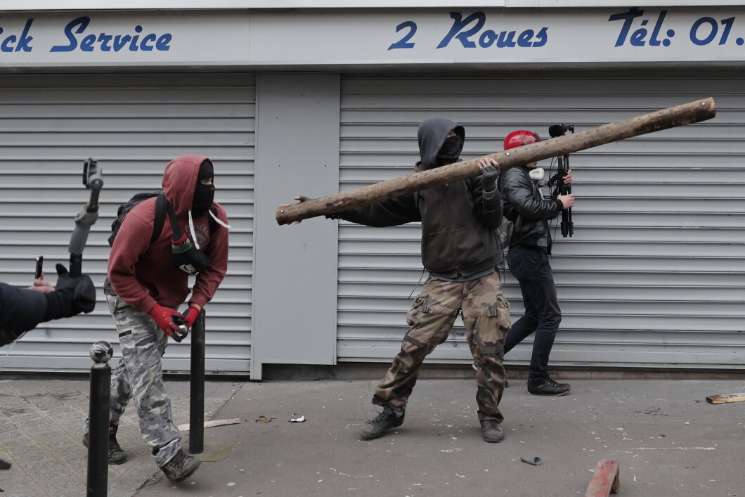 APTOPIX France Pension Protests