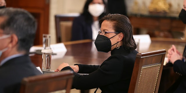 Susan Rice wears mask during meeting