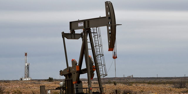 Carlsbad, New Mexico oil jack pump drilling rig