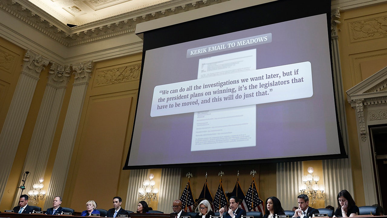 Bernard Kerik email seen on screen during Jan. 6 House committee hearing