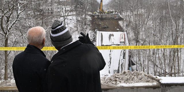 Biden and Mayor Gainey visit the Forbes Avenue Bridge collapse