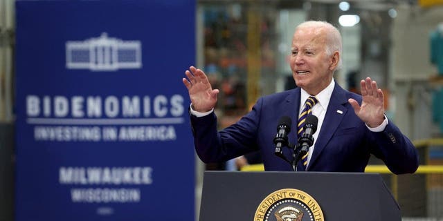 Biden speaks to guests at Ingeteam Inc.