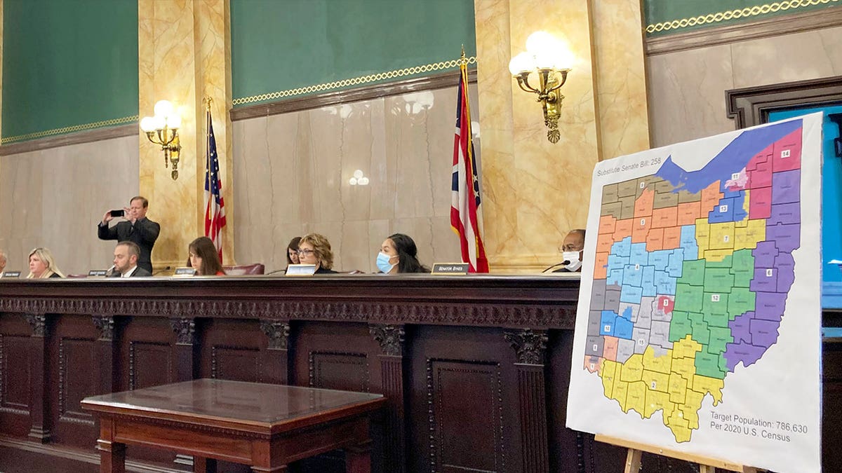 Ohio committee sits behind map proposal