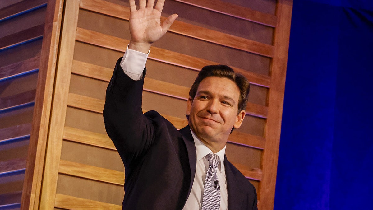 DeSantis waves ahead of GOP debate in Miami