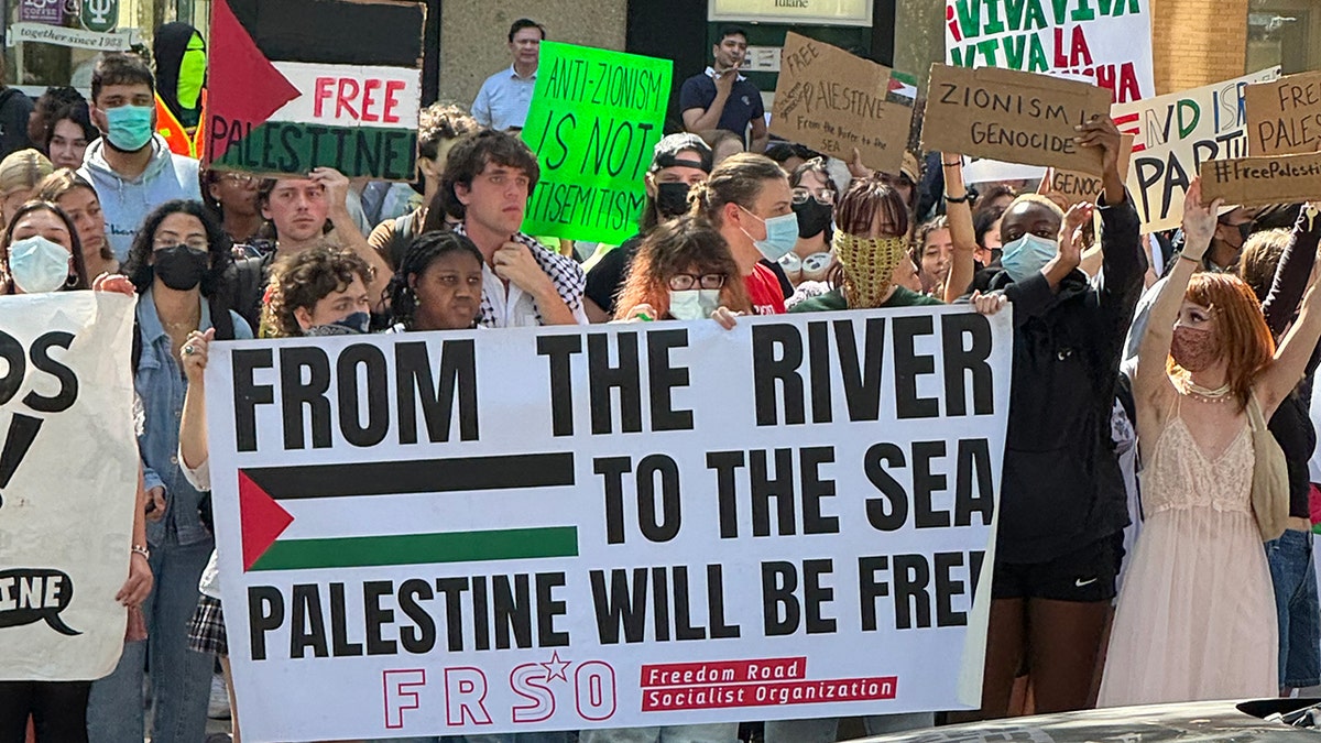 Students protest for Palestinian people