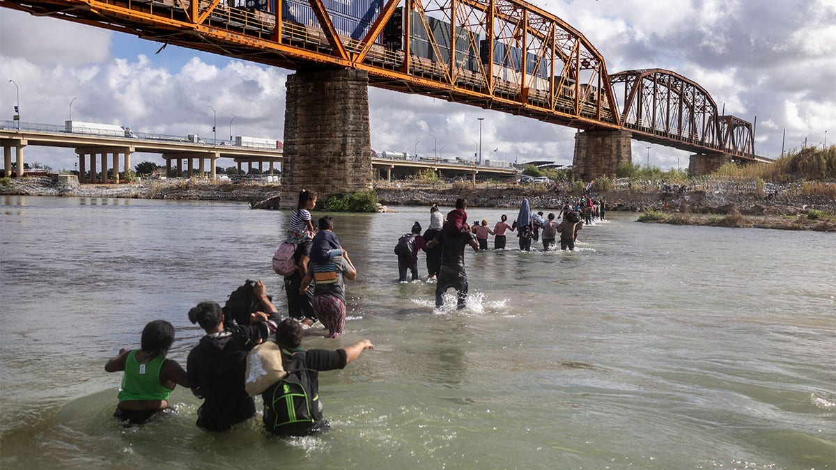 Eagle Pass border crossers