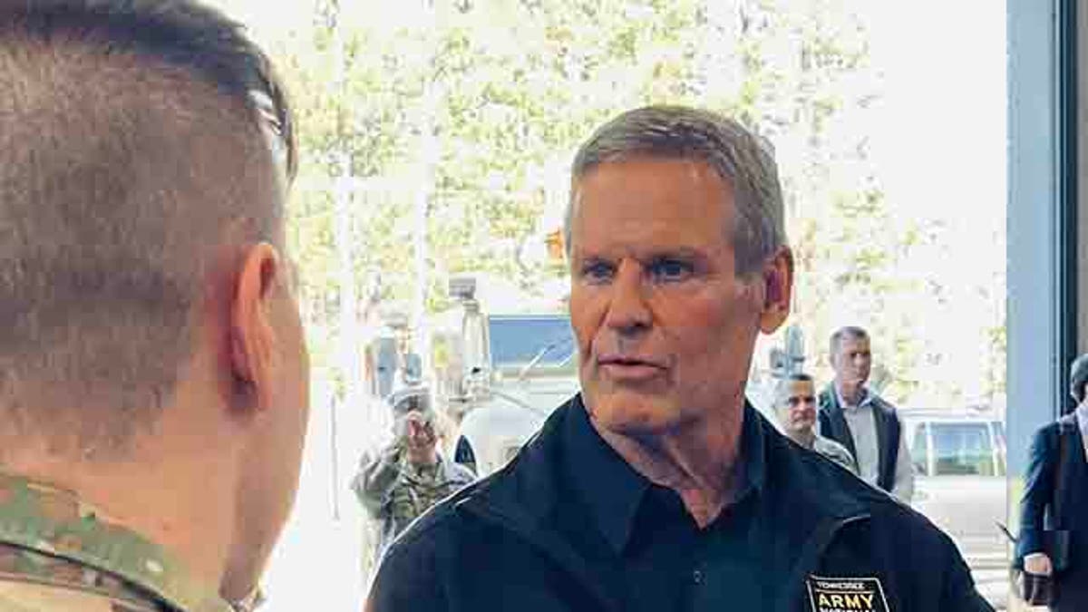 Gov. Bill Lee speaking with National Guardsman