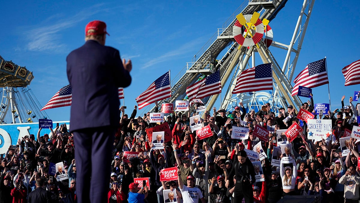 Crowd at Trump New Jersey rally