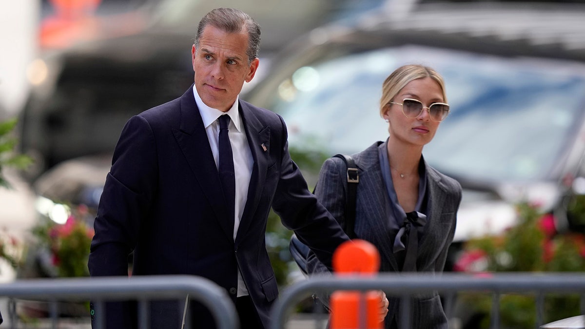 Hunter Biden with wife Melissa Cohen Biden arriving at courthouse