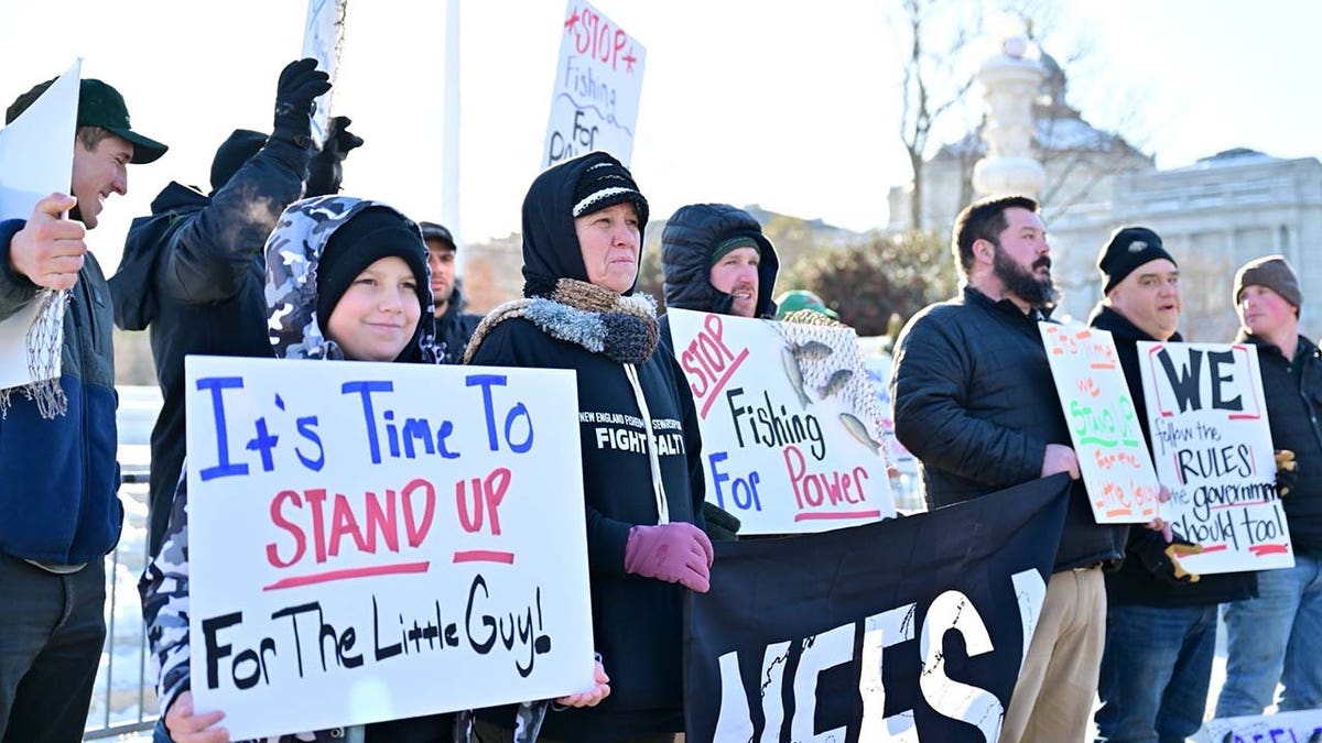 protestors at SCOTUS