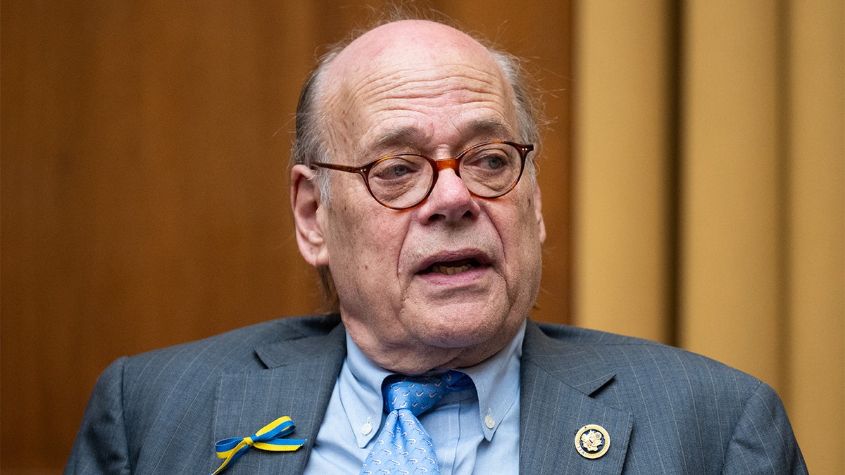 Steve Cohen, a white male Democrat