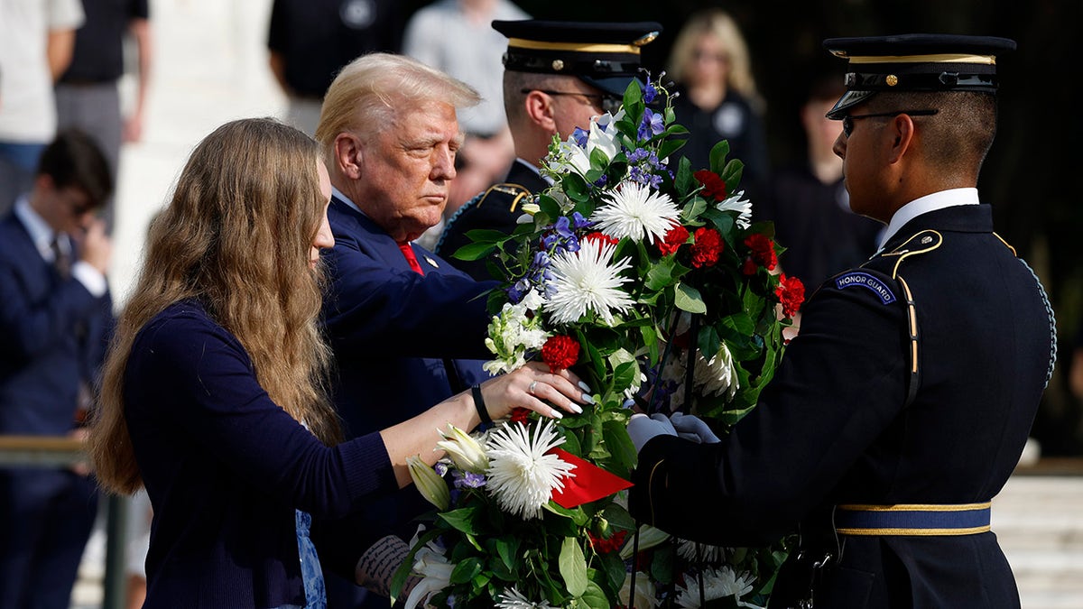 Trump lays wreath at Arlington National Cemetery