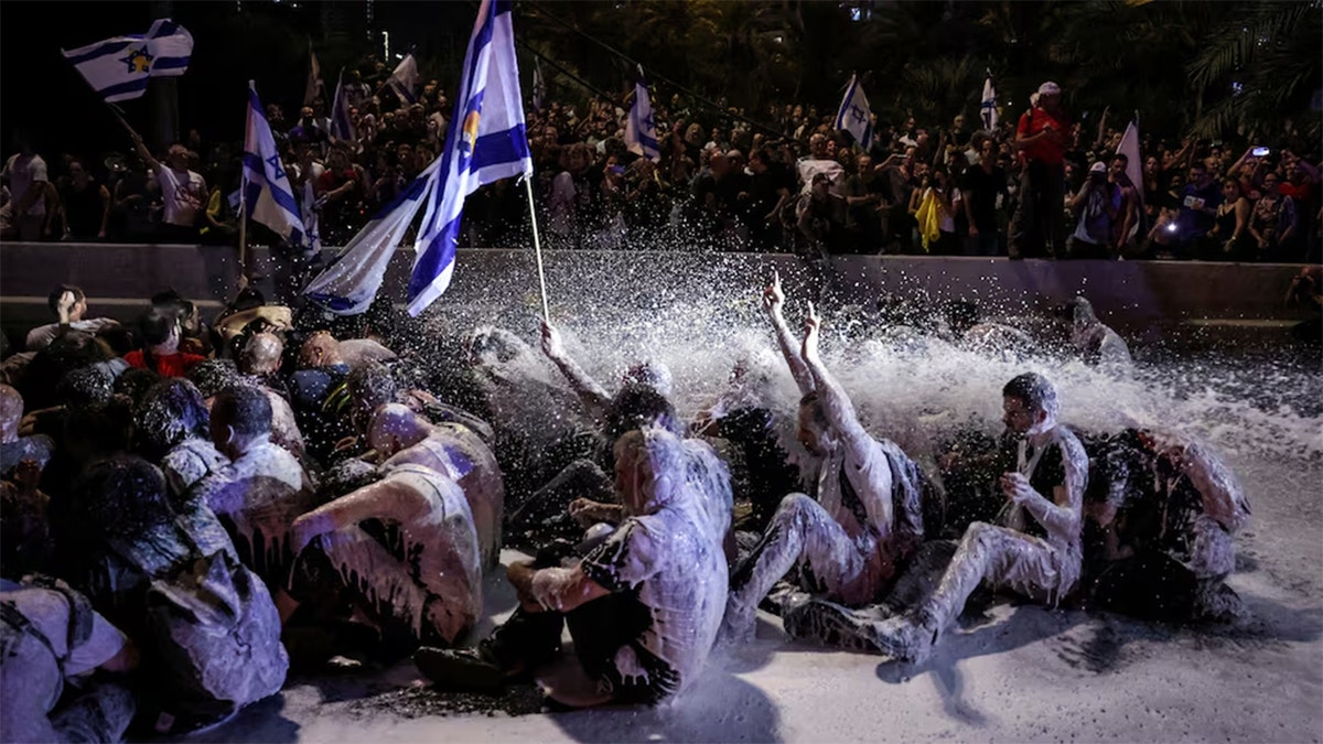 Tel Aviv water canon