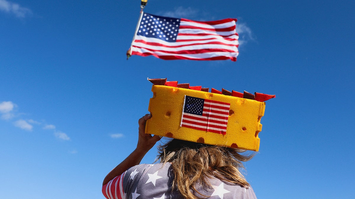 Wisconsin cheese hat