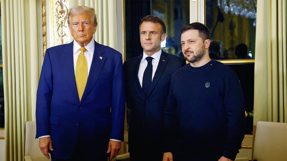 France's President Emmanuel Macron (C), US president-elect Donald Trump (L) and Ukraine's President Volodymyr Zelensky pose before a meeting at the Élysée Presidential Palace in Paris on December 7, 2024.