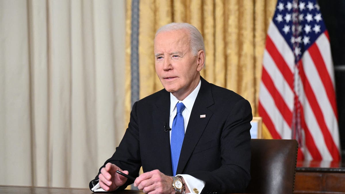 Biden at Oval Office desk