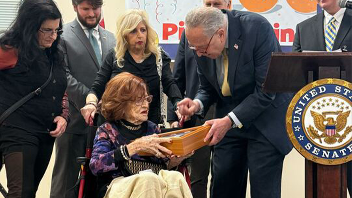 Schumer honoring Holocaust survivor in ceremony