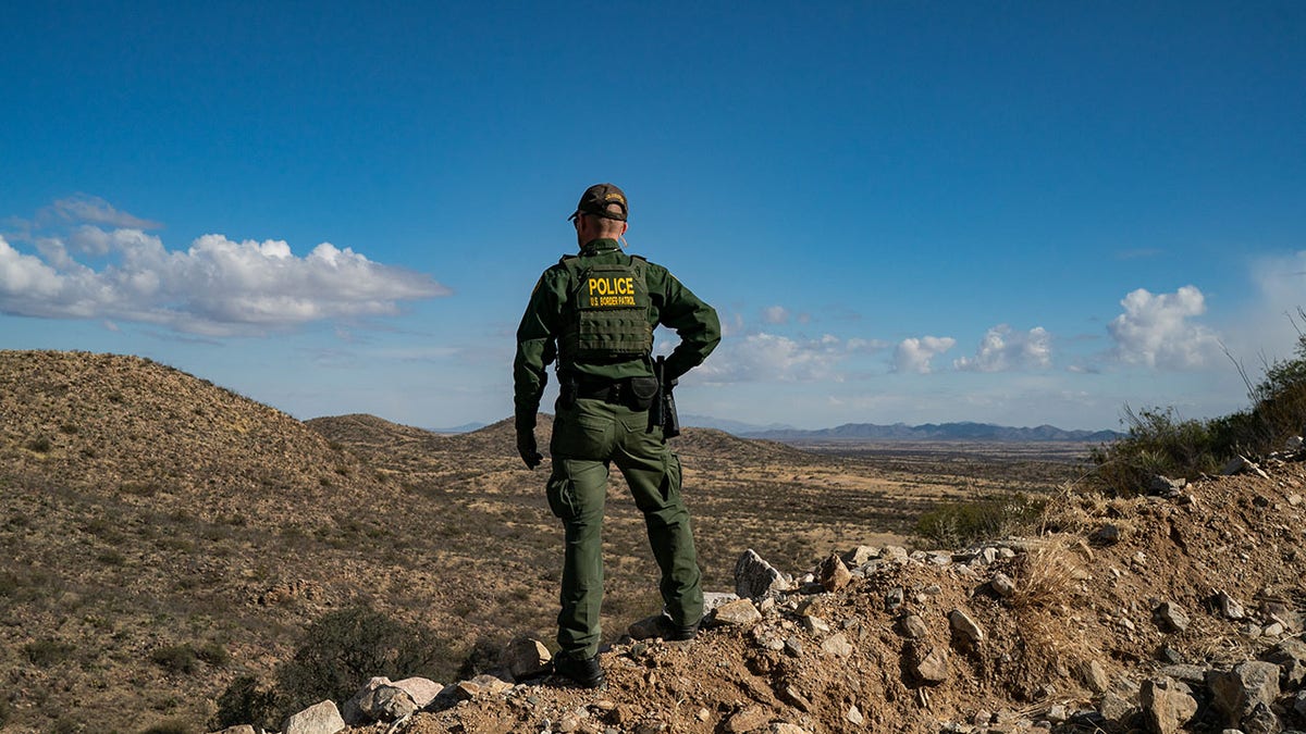 Arizona border agent