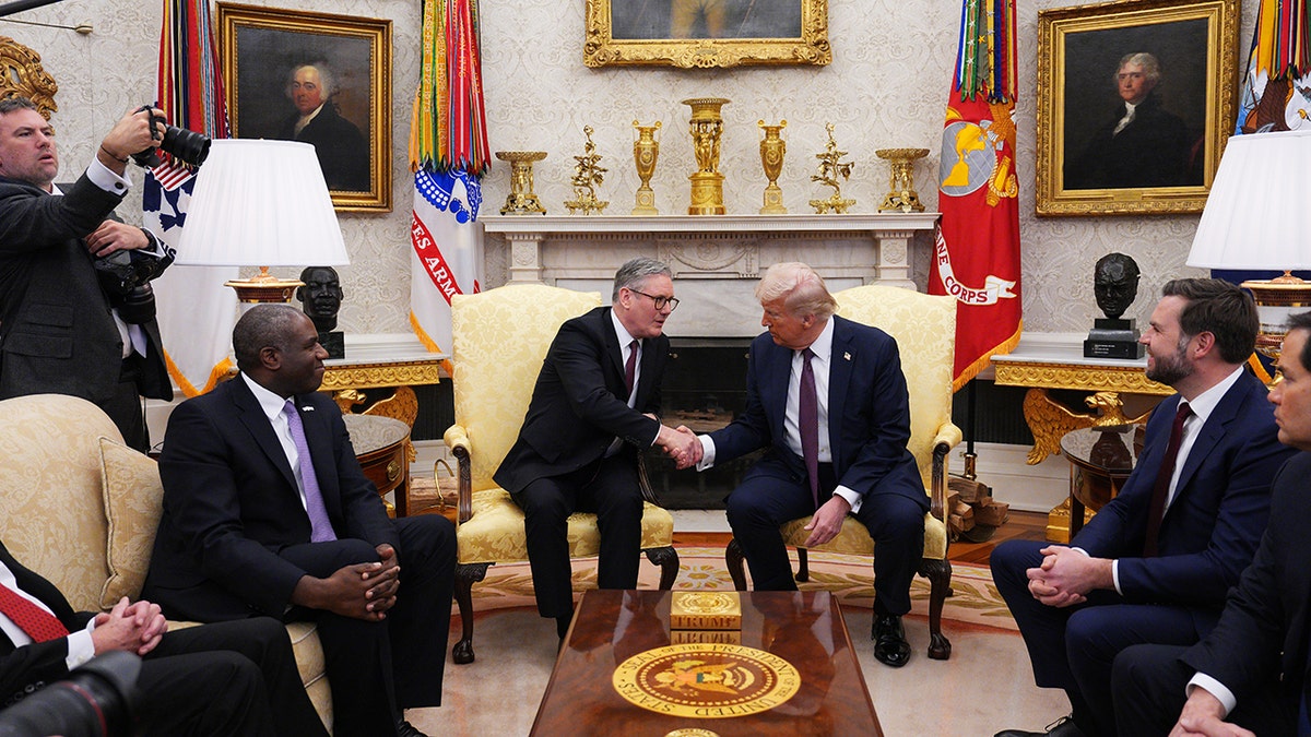 Starmer Oval Office meeting with Trump
