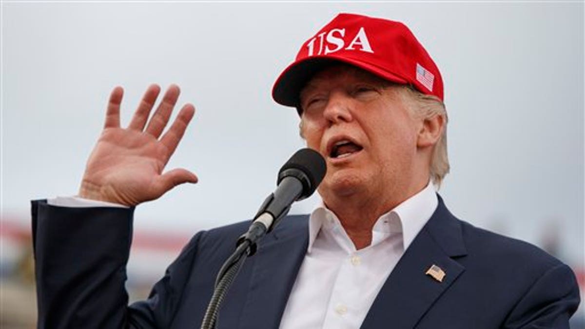 El presidente electo Donald Trump en un mitin en Mobile, Alabama el 17 de diciembre del 2016. (AP Photo/Evan Vucci, File)