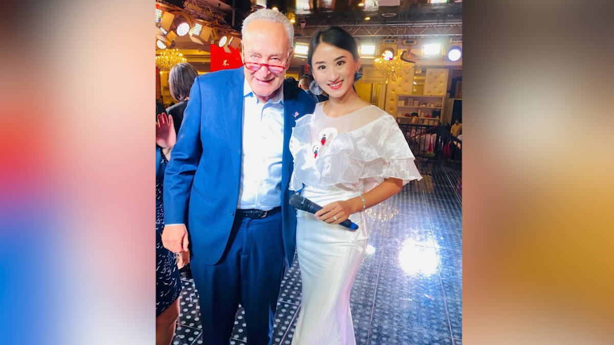 Linda Wang and Sen Chuck Schumer