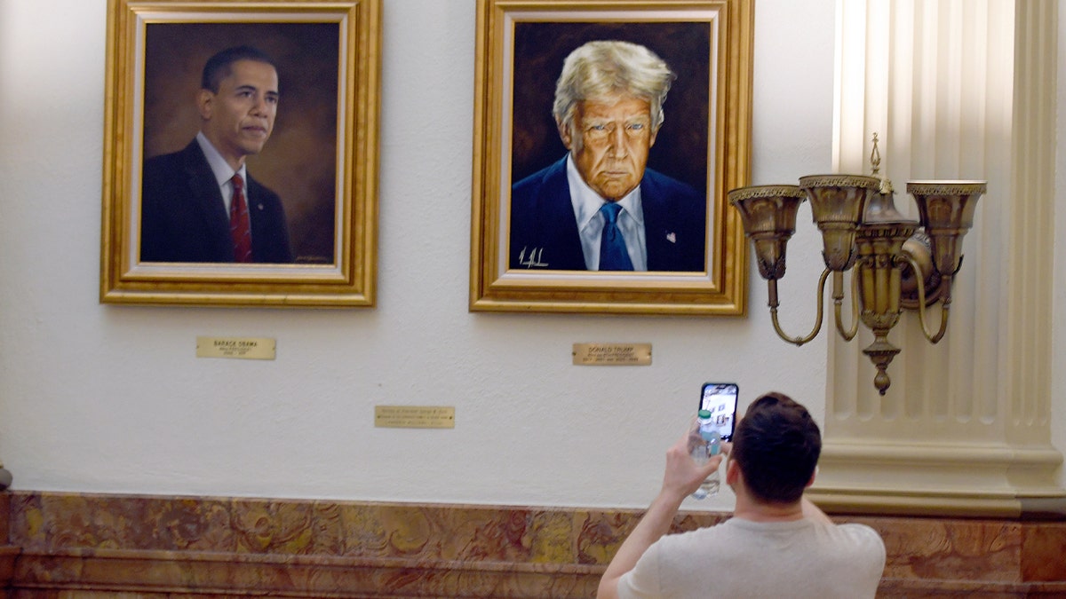 visitor photographs new portrait of donald trump