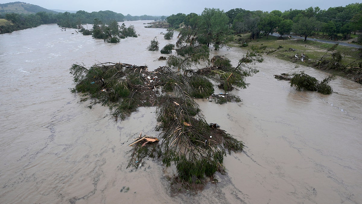 Deadly floods strike Central Texas
