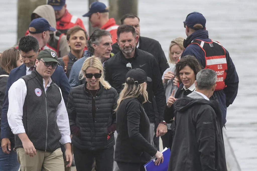 Attorney General Pam Bondi, center left, arrives at Fort Baker after visiting Alcatraz Island, Thursday, July 17, 2025, in Sausalito, Calif.