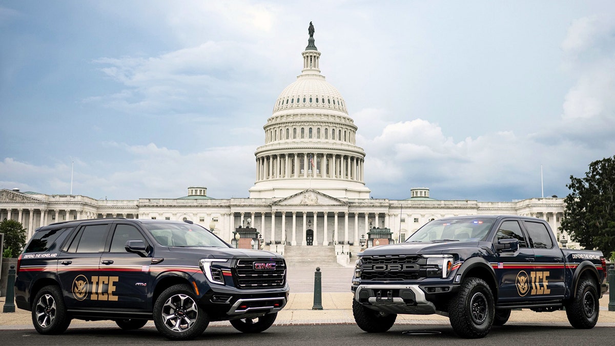 ICE vehicles in front of U.S. Capitol