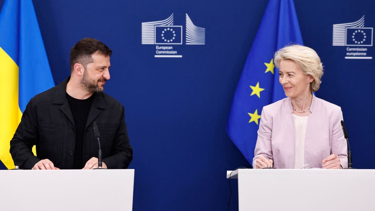 Ukrainian President Volodymyr Zelenskyy and European Commission President Ursula Von der Leyen at a press conference.