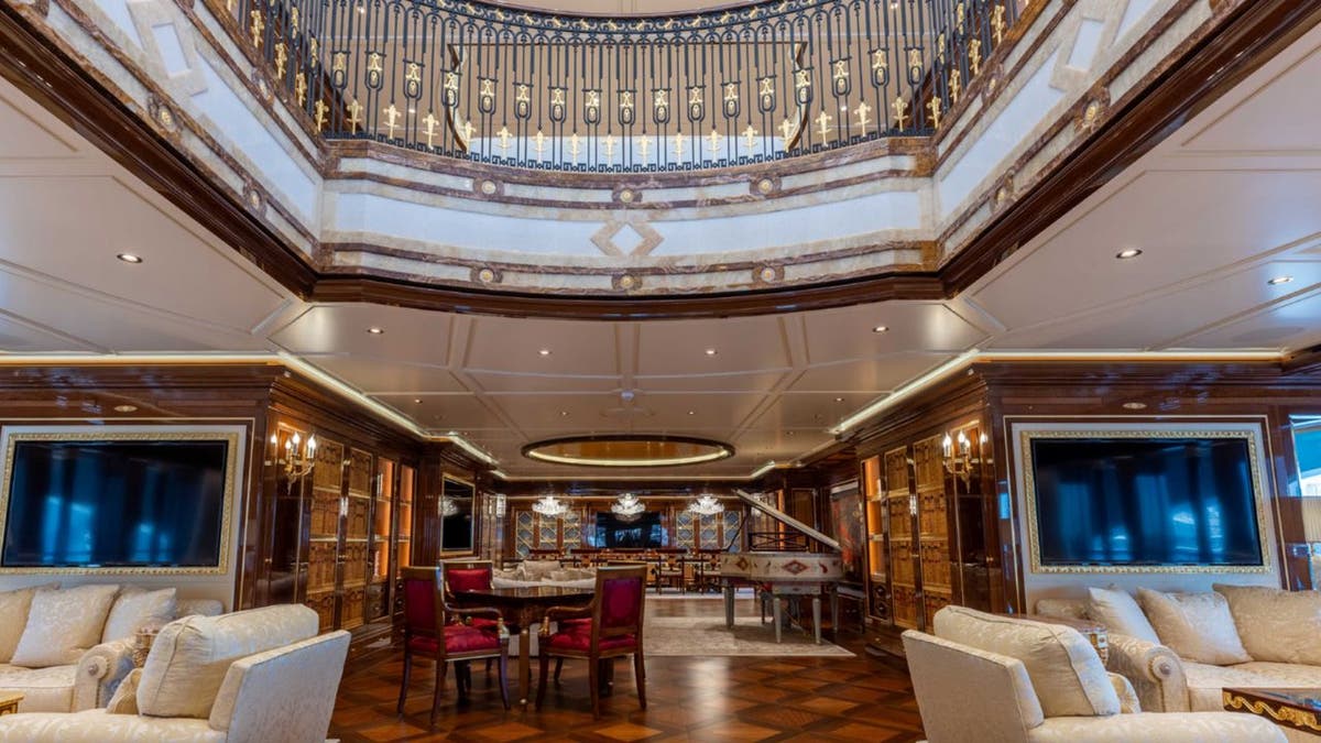 Amadea interior