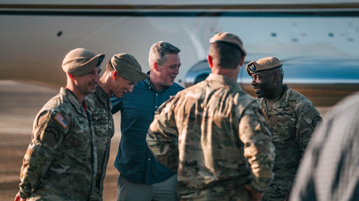 Army Sec. Dan Driscoll meeting with Rangers at Hunter Airfield