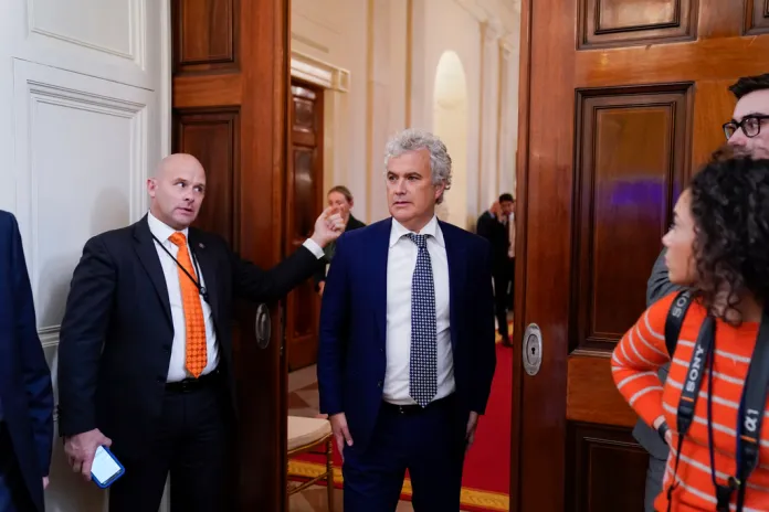 White House chief of staff Jeff Zients arrives for an event.