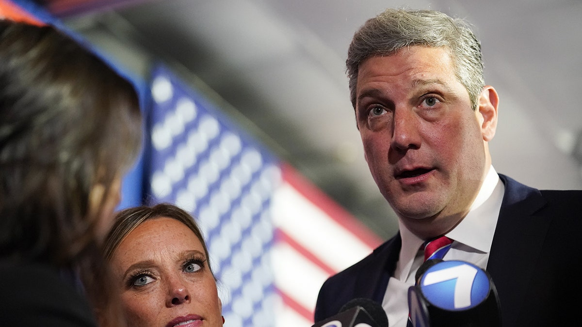 Tim Ryan campaigns for Senate