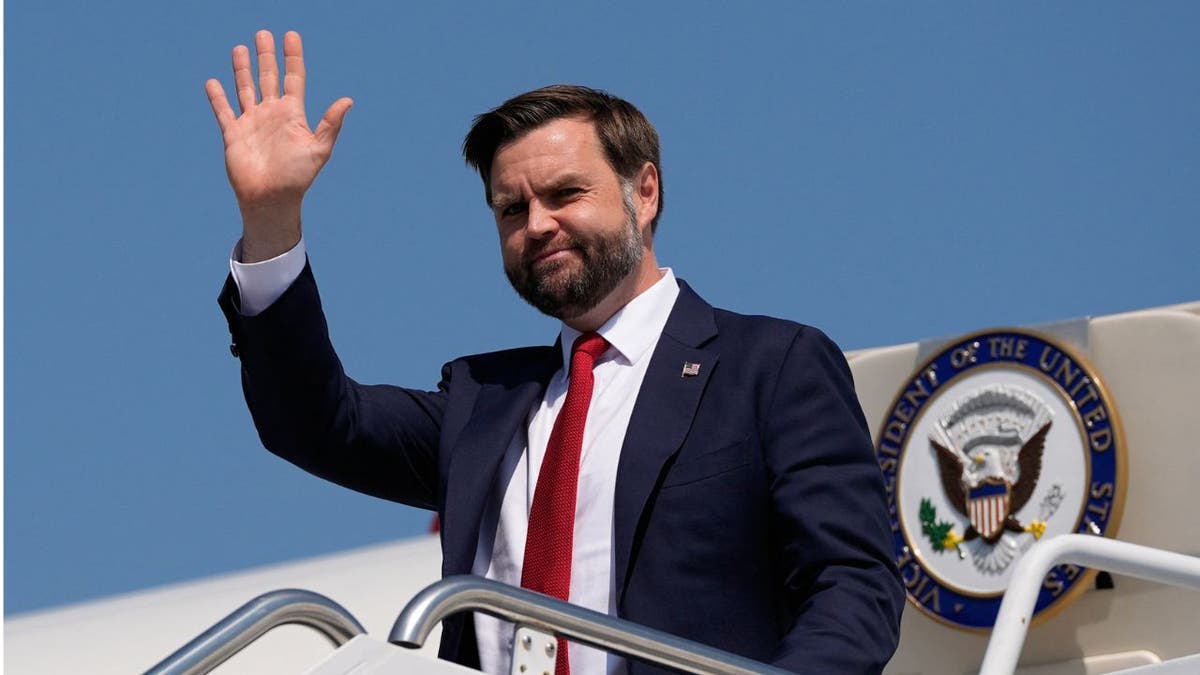 Vance arrives in North Carolina