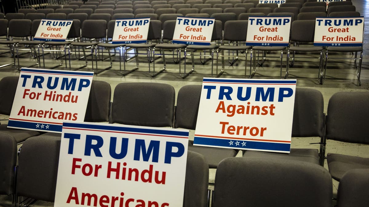 Hindu Americans for Trump sign