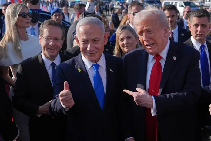 President Donald Trump poses for a photo with Israeli Prime Minister Benjamin Netanyahu.