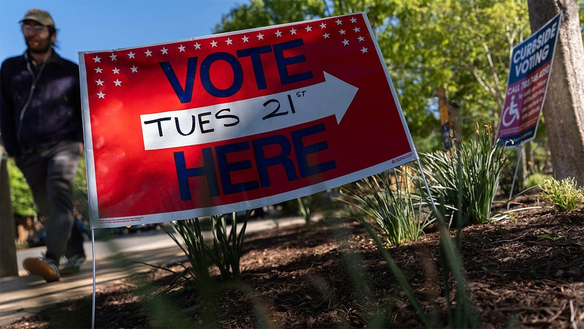 Voting in Virginia's congressional redistricting referendum