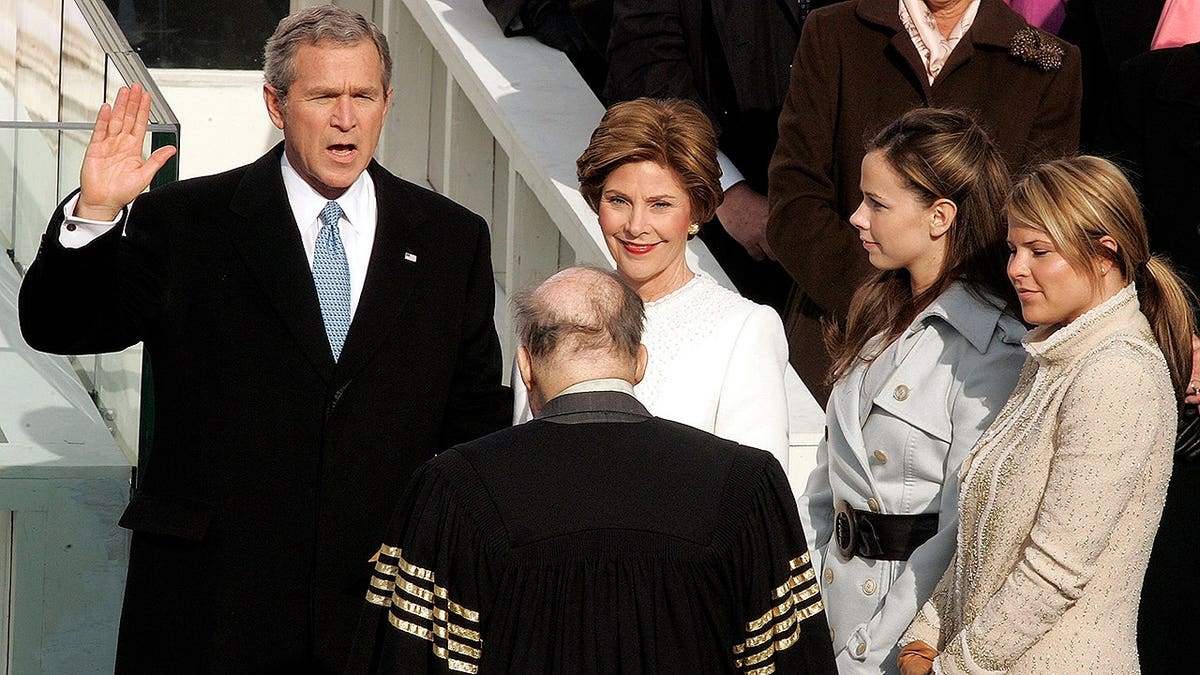 George W. Bush 2005 inauguration family photo